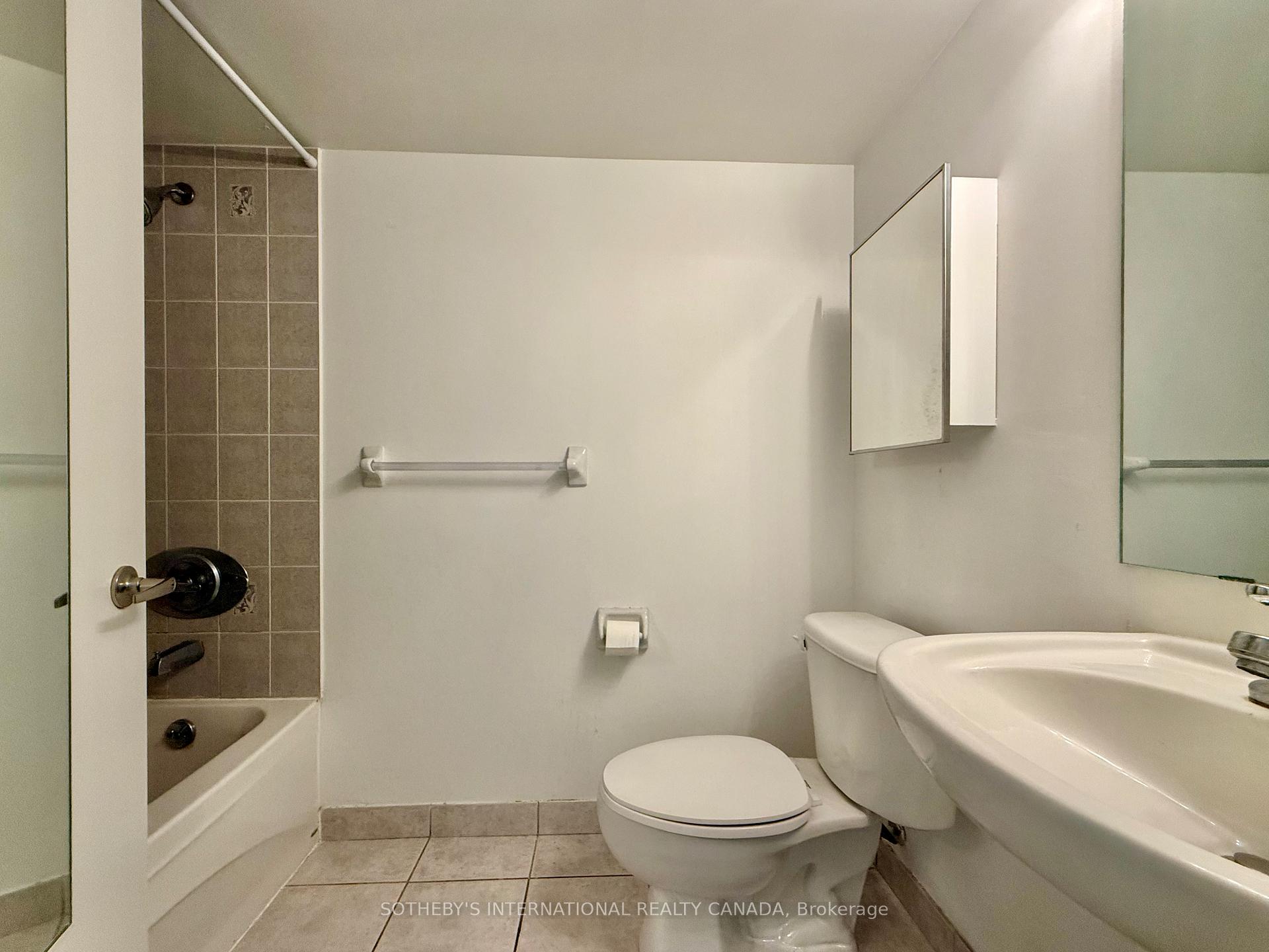 210 Victoria Street 717, Toronto Unit: 717