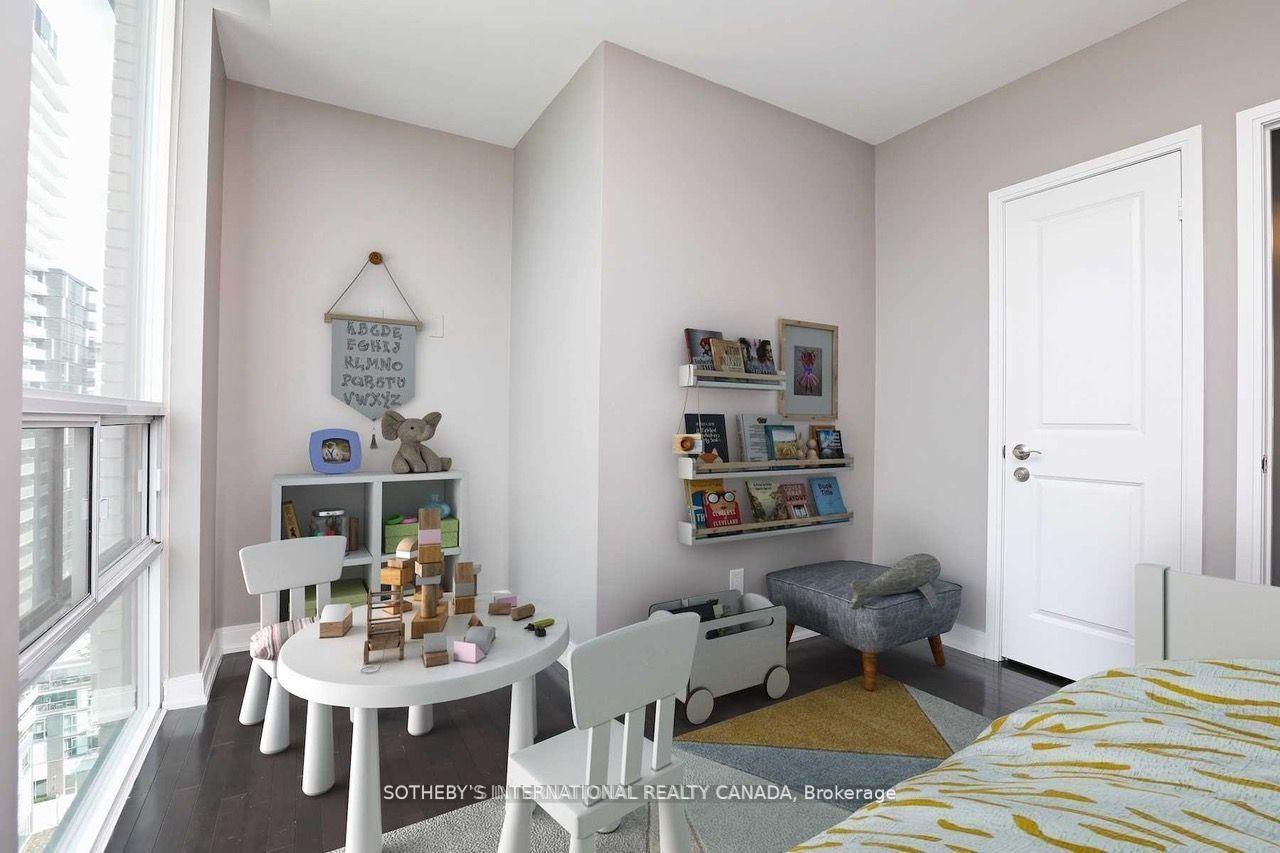 88 Broadway Avenue 1806, Toronto Unit: 1806