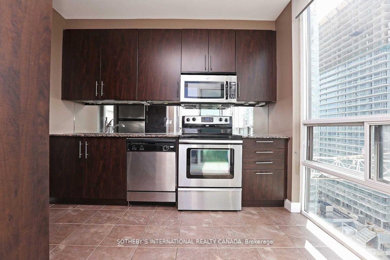 88 Broadway Avenue 1806, Toronto Unit: 1806