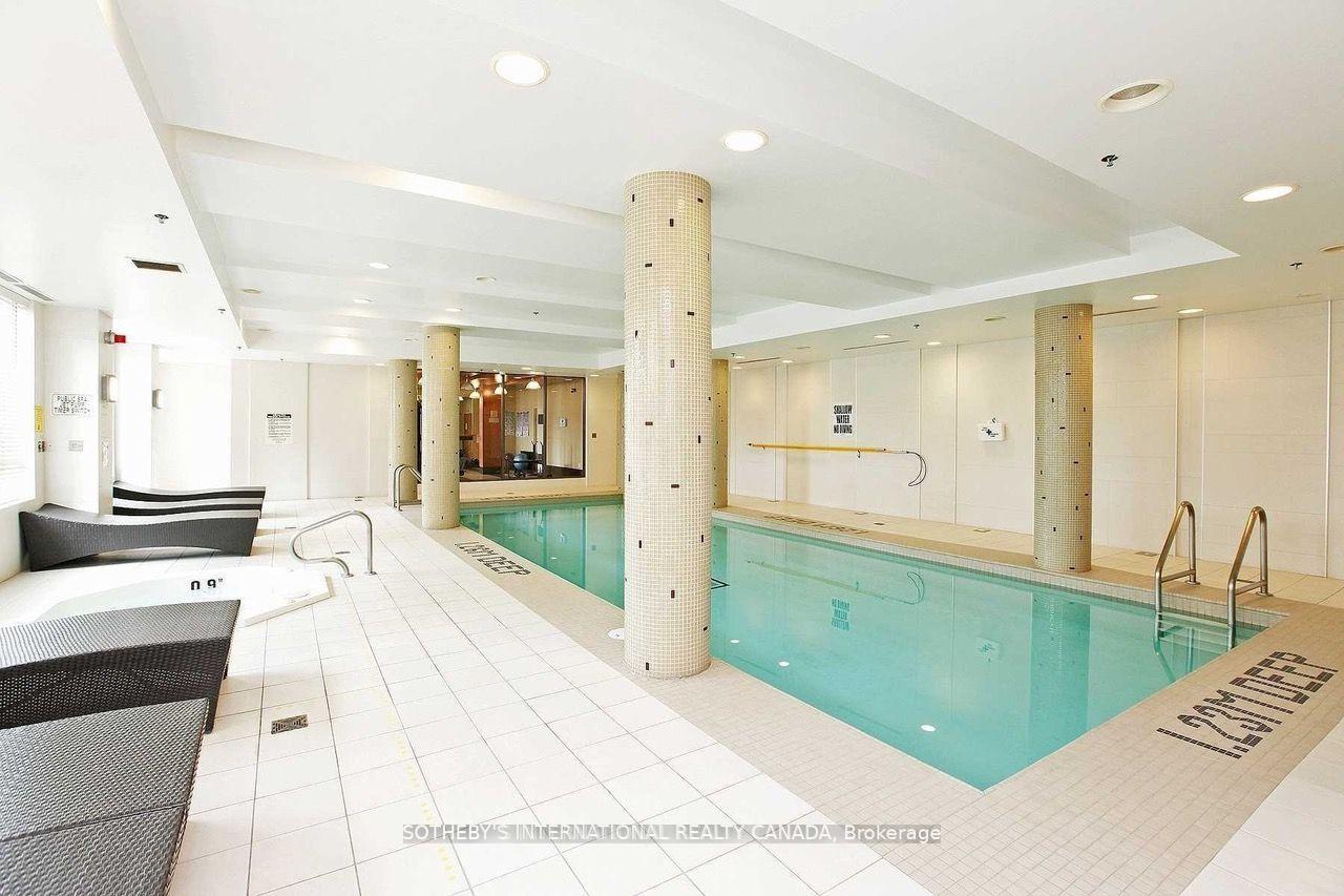 88 Broadway Avenue 1806, Toronto Unit: 1806