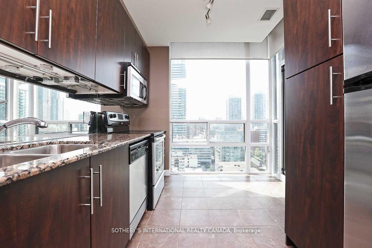 88 Broadway Avenue 1806, Toronto Unit: 1806