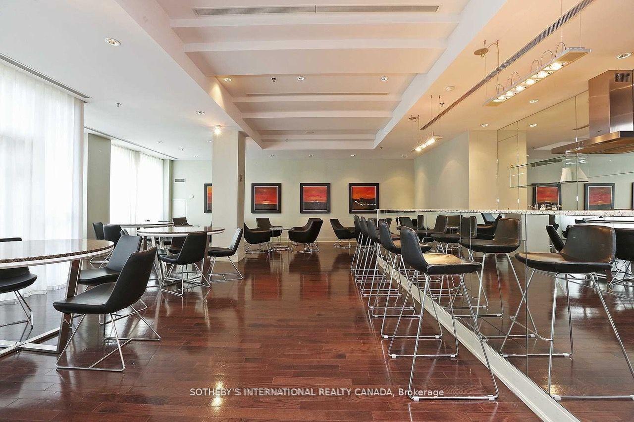 88 Broadway Avenue 1806, Toronto Unit: 1806