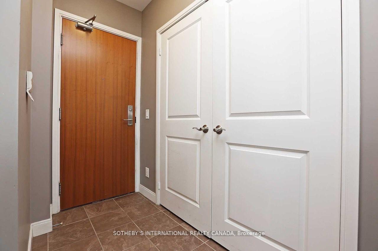 88 Broadway Avenue 1806, Toronto Unit: 1806