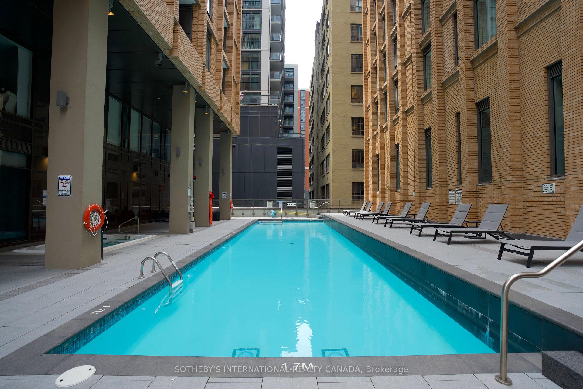8 Widmer Street 3209, Toronto Unit: 3209
