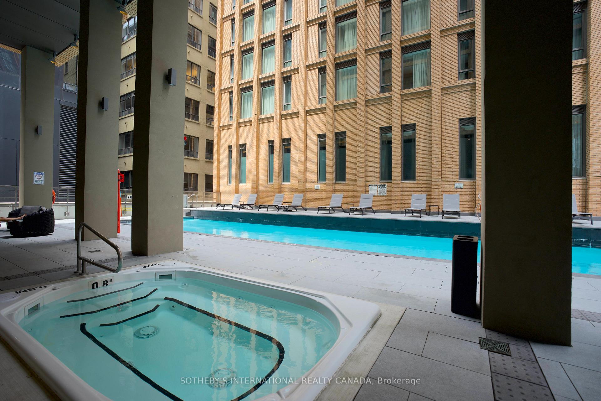 8 Widmer Street 3209, Toronto Unit: 3209