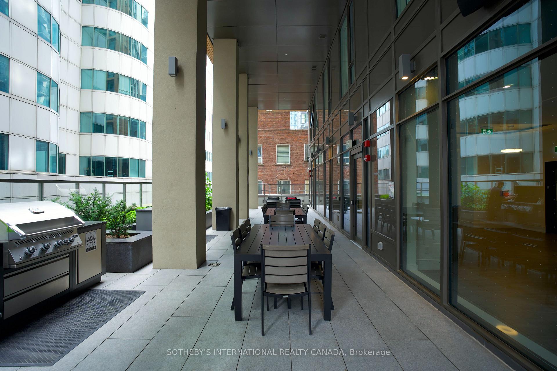 8 Widmer Street 3209, Toronto Unit: 3209