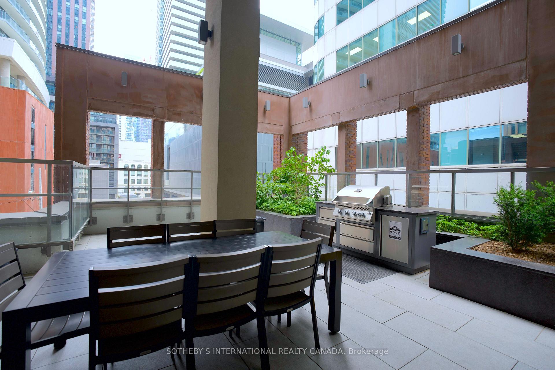 8 Widmer Street 3209, Toronto Unit: 3209