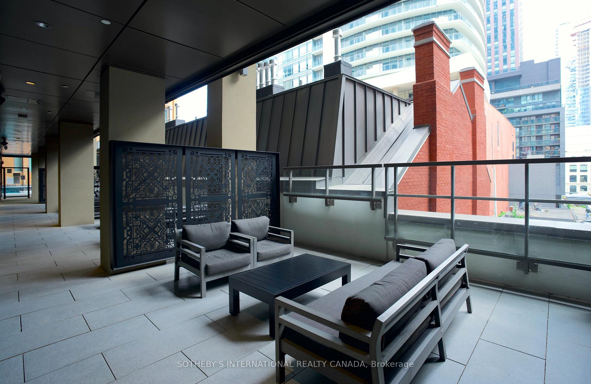 8 Widmer Street 3209, Toronto Unit: 3209