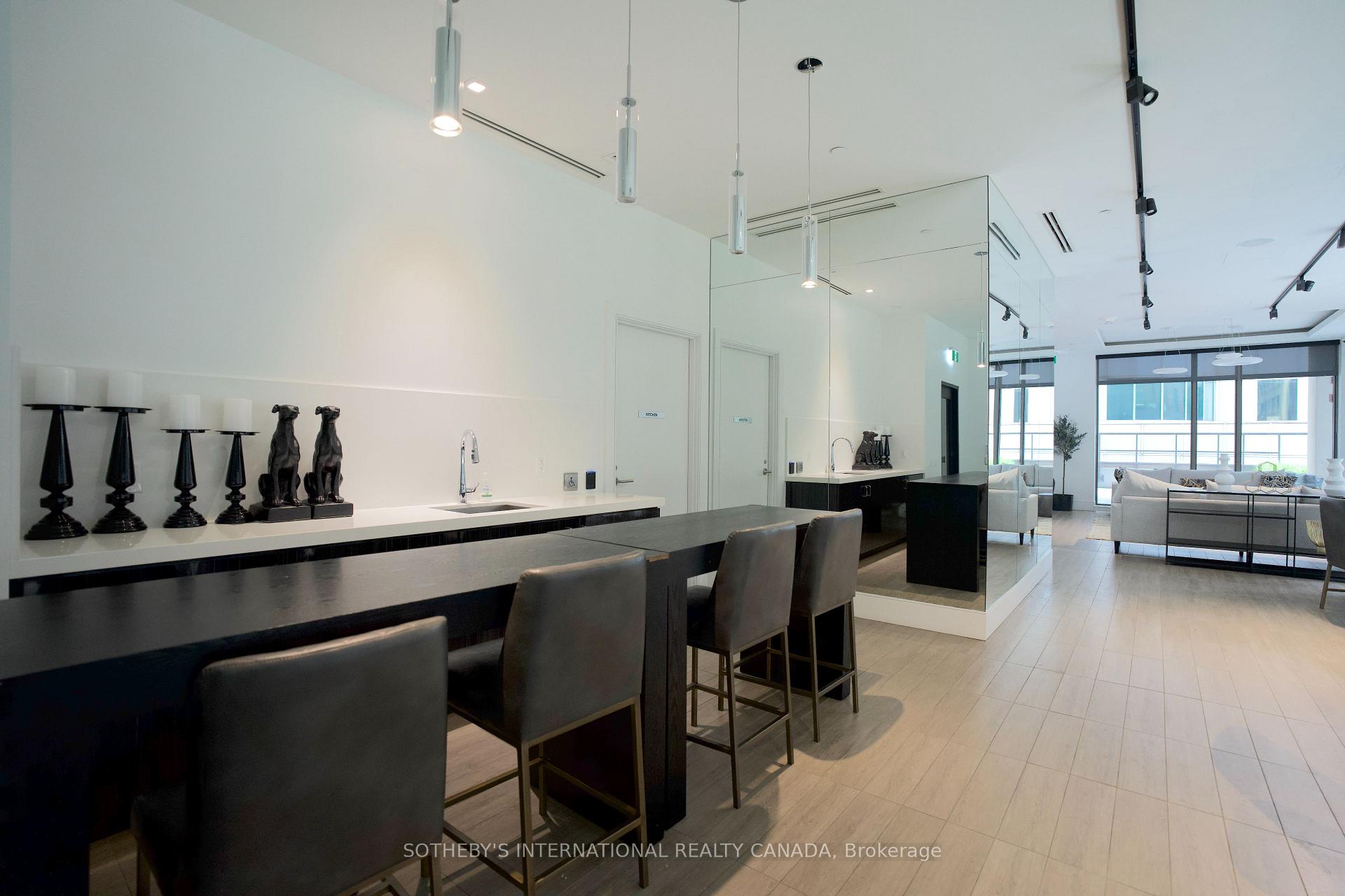 8 Widmer Street 3209, Toronto Unit: 3209