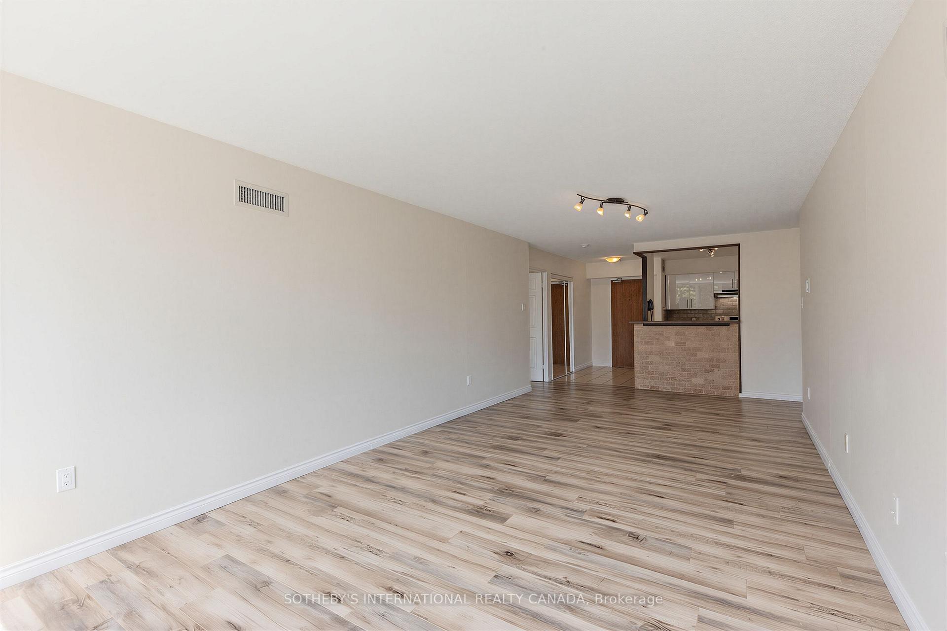 45 Carlton Street 403, Toronto Unit: 403