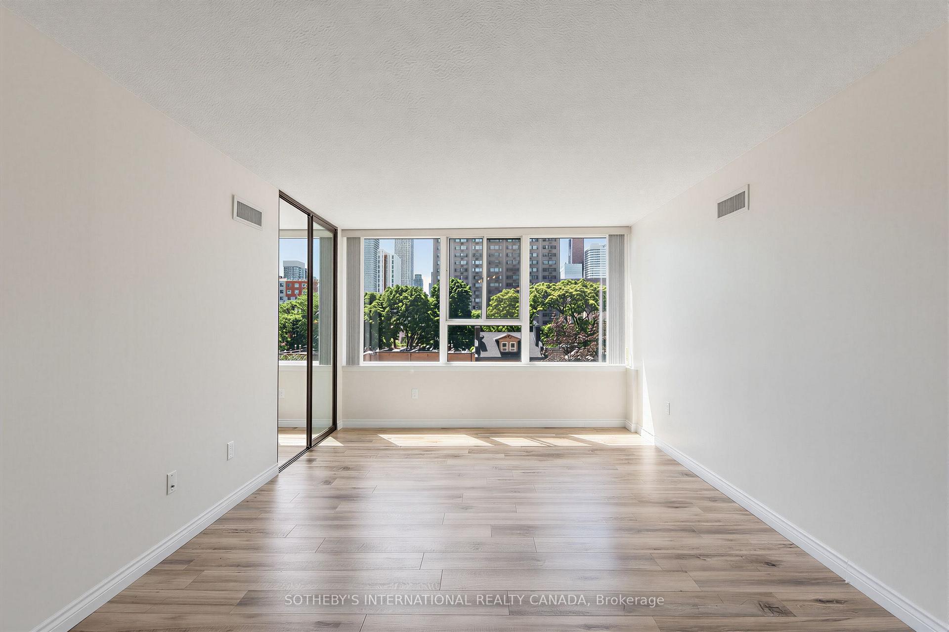 45 Carlton Street 403, Toronto Unit: 403