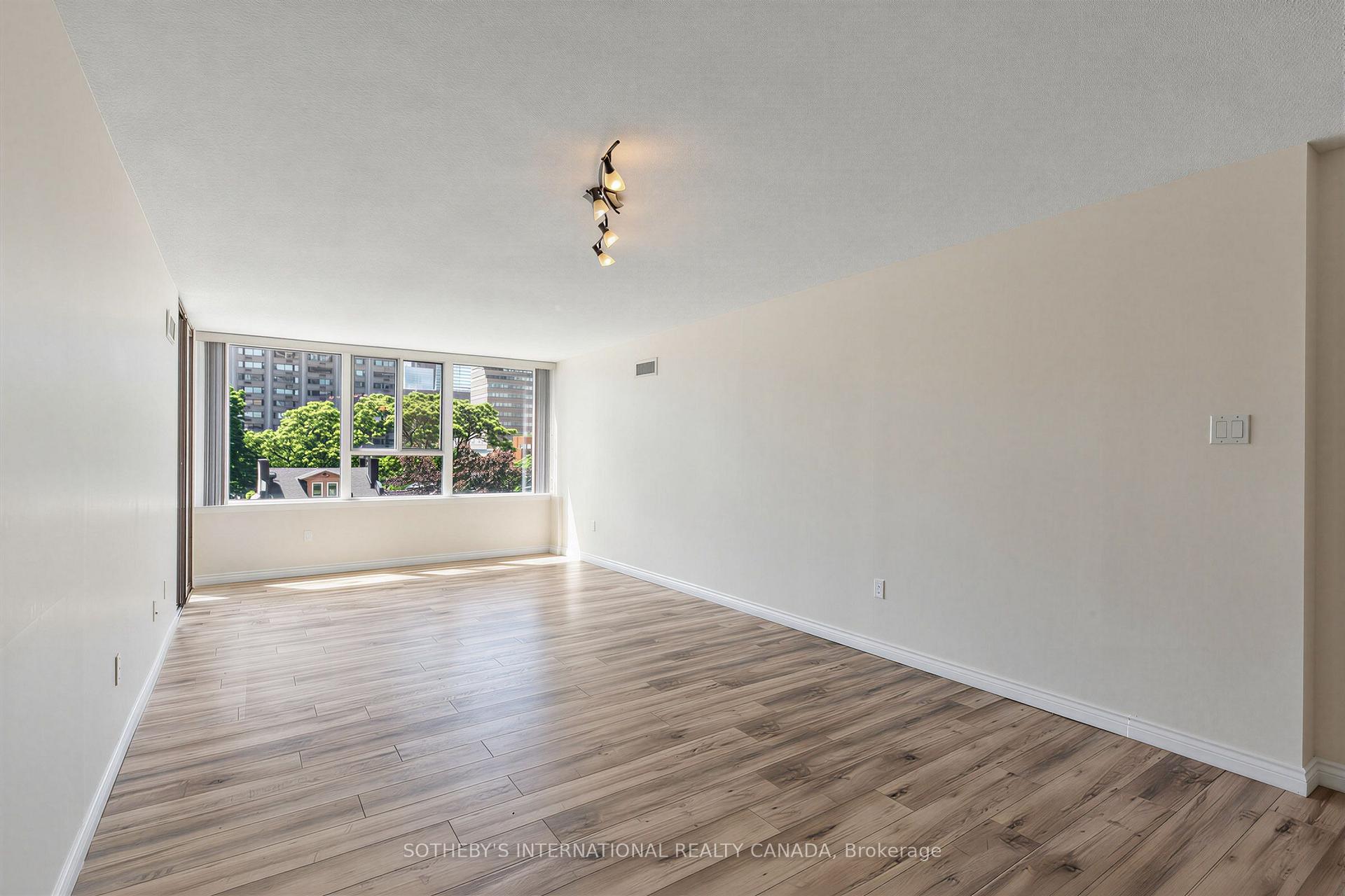 45 Carlton Street 403, Toronto Unit: 403