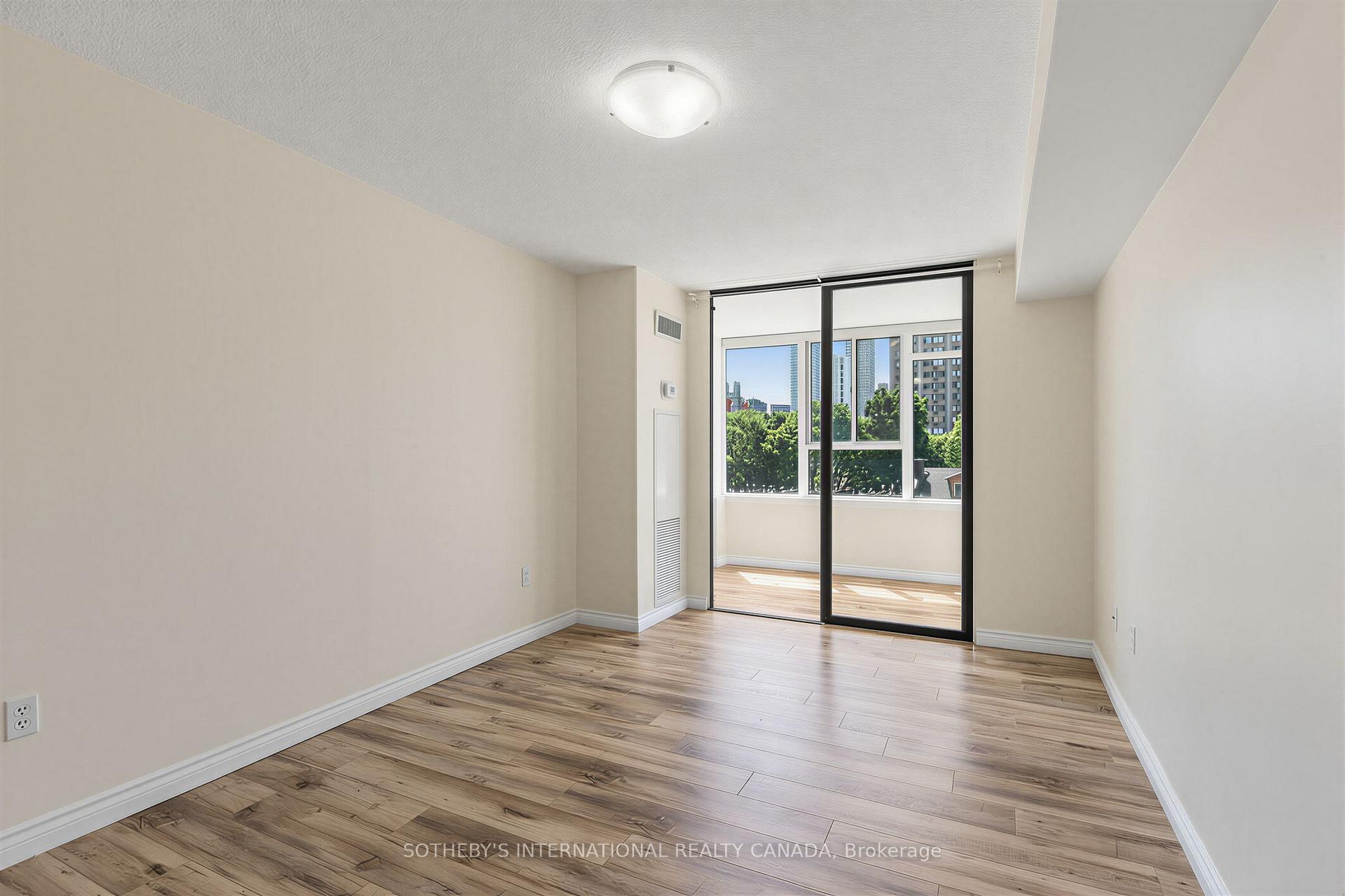 45 Carlton Street 403, Toronto Unit: 403