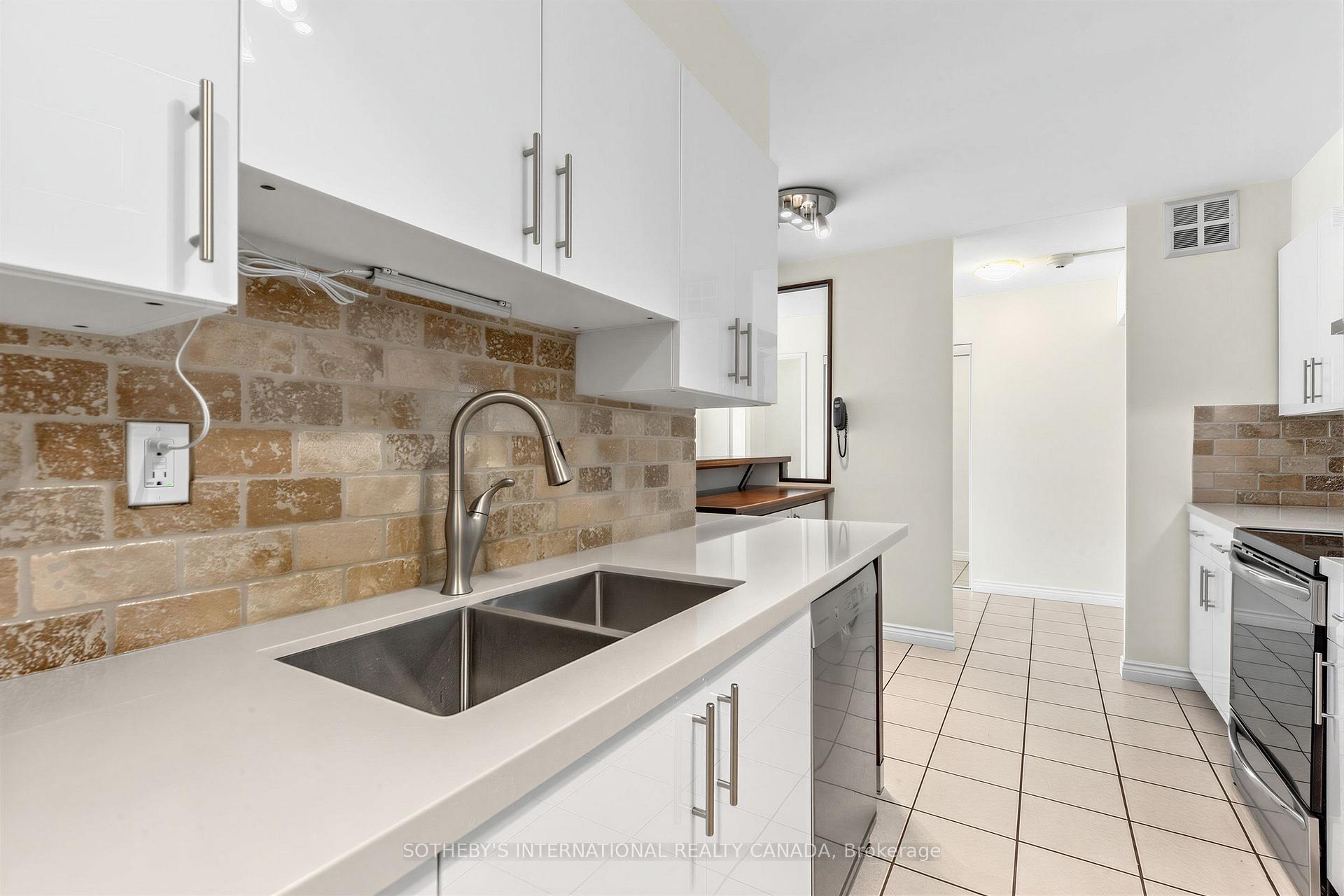 45 Carlton Street 403, Toronto Unit: 403