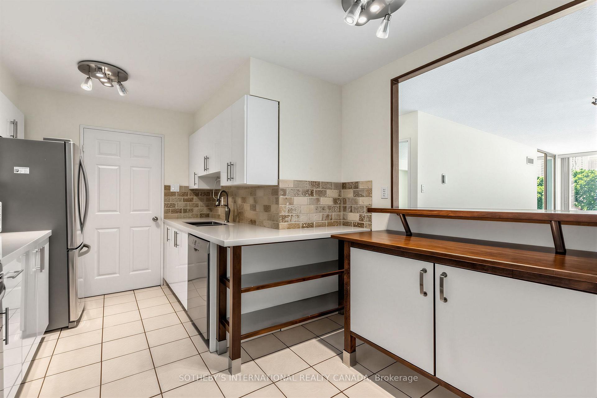 45 Carlton Street 403, Toronto Unit: 403