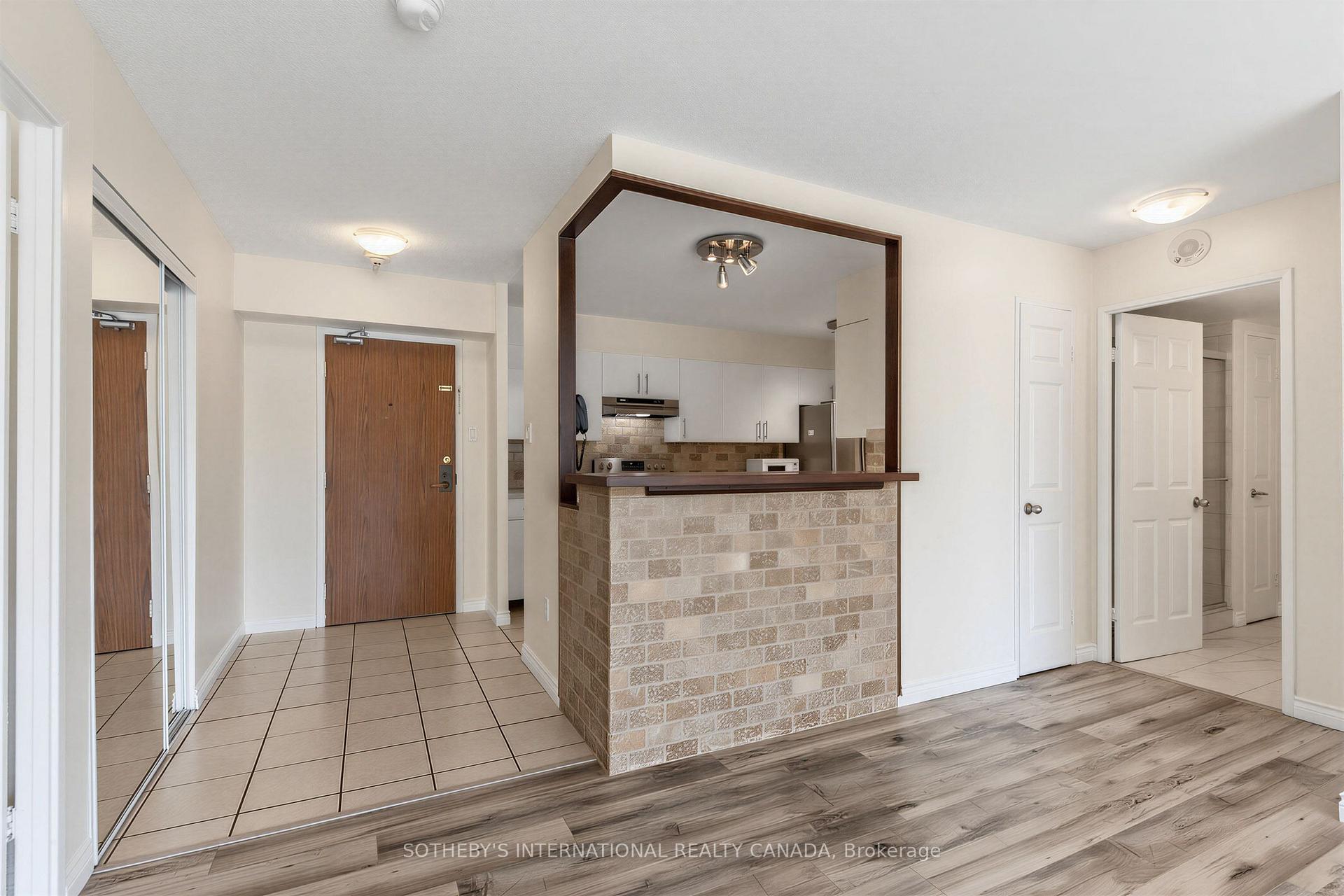 45 Carlton Street 403, Toronto Unit: 403