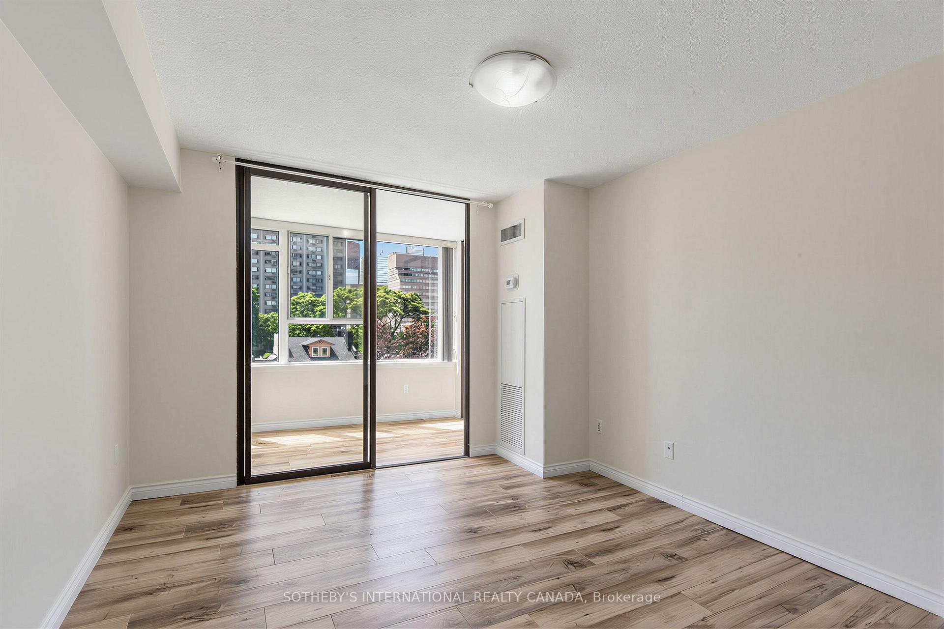 45 Carlton Street 403, Toronto Unit: 403