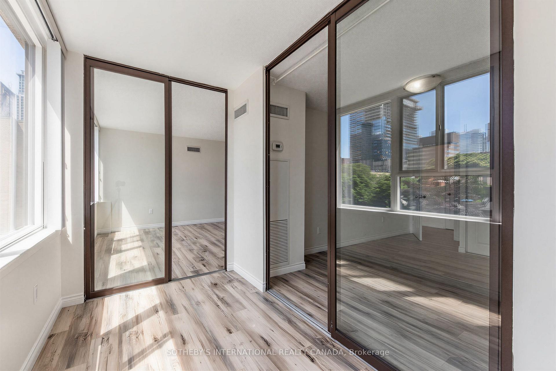45 Carlton Street 403, Toronto Unit: 403