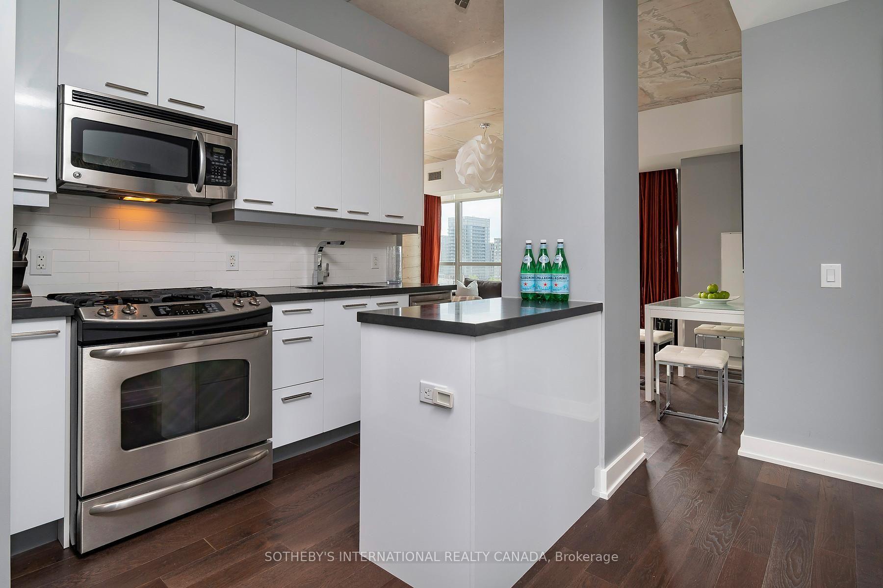 2 Gladstone Avenue 706, Toronto Unit: 706