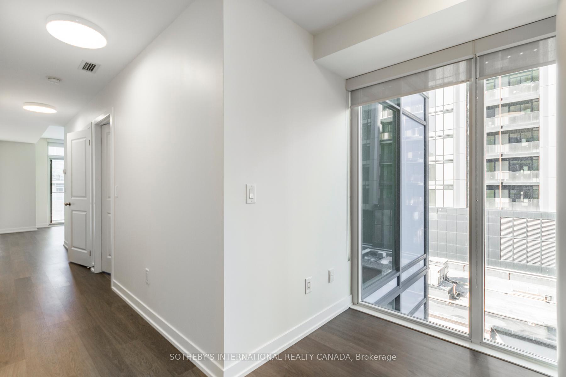105 George Street 713, Toronto Unit: 713