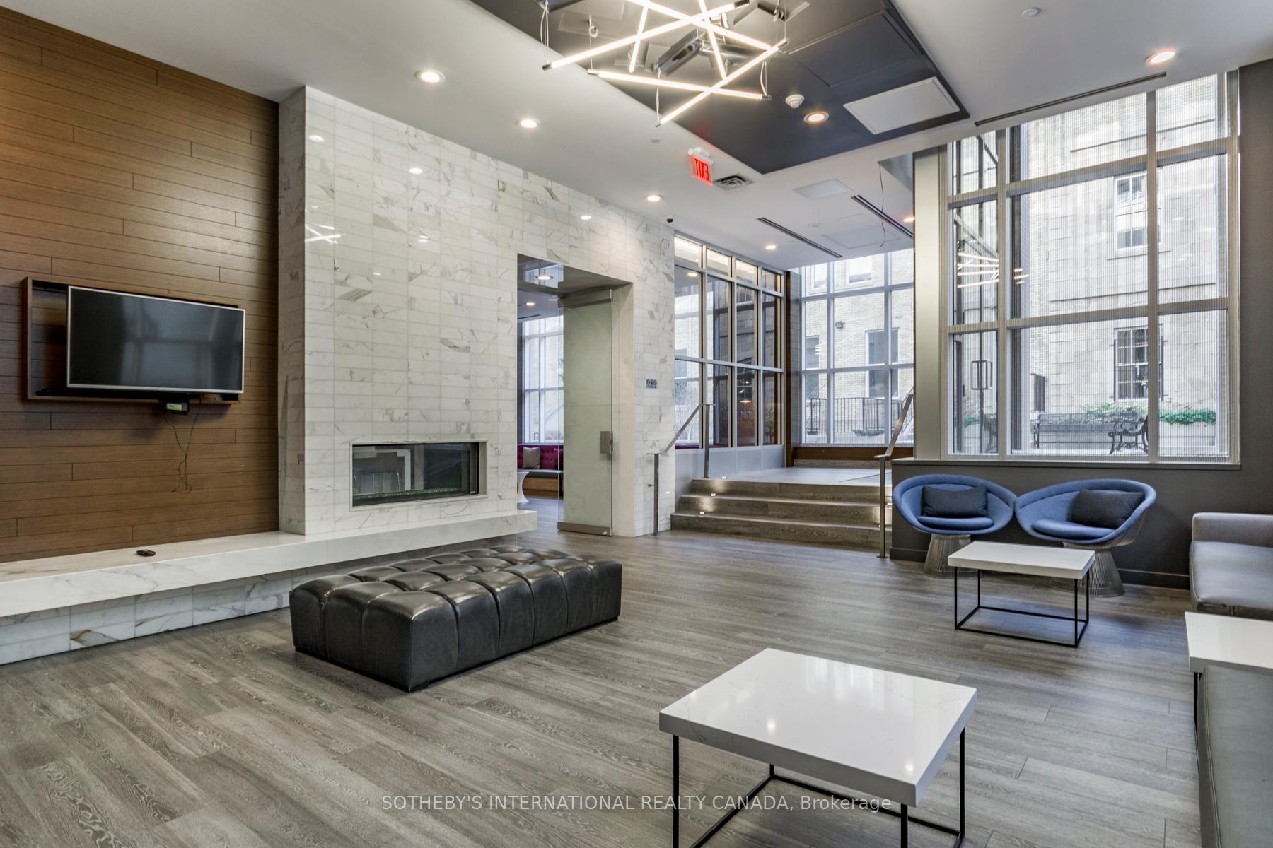 105 George Street 713, Toronto Unit: 713