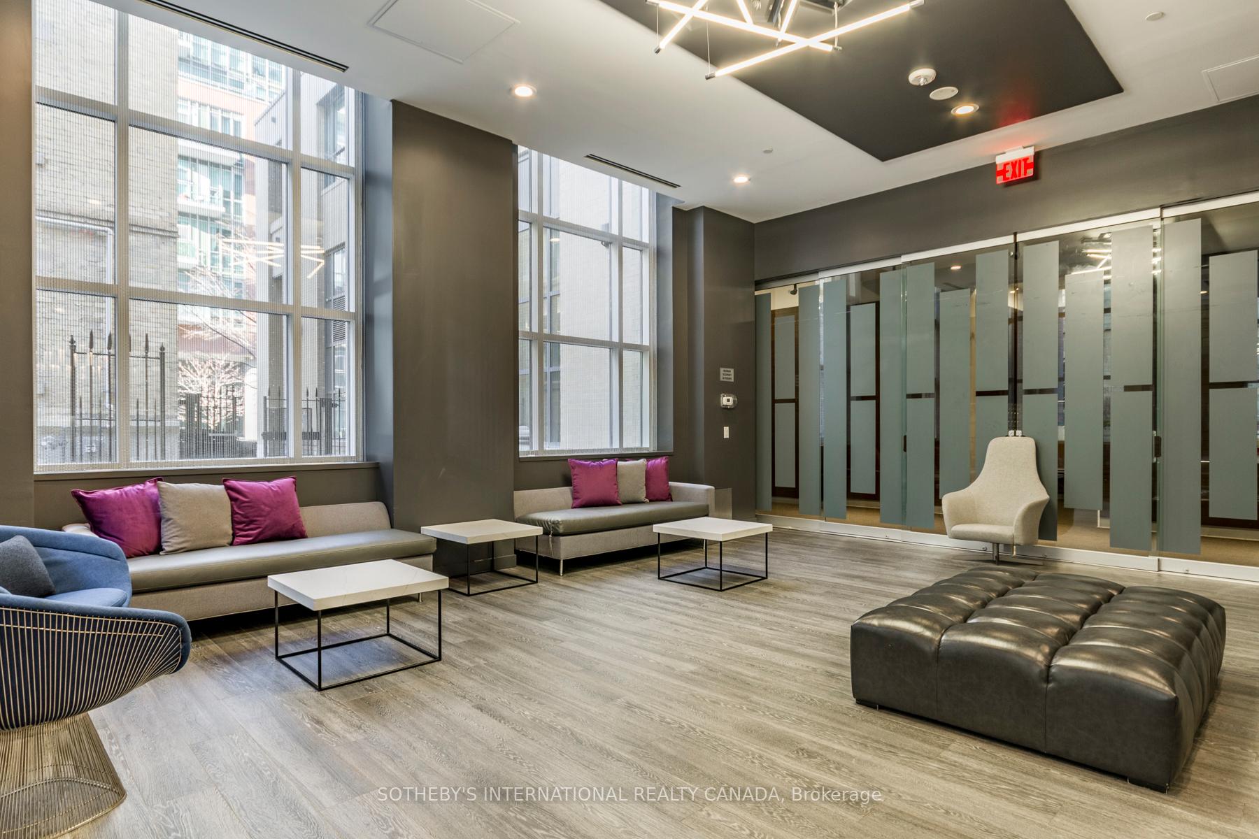 105 George Street 713, Toronto Unit: 713