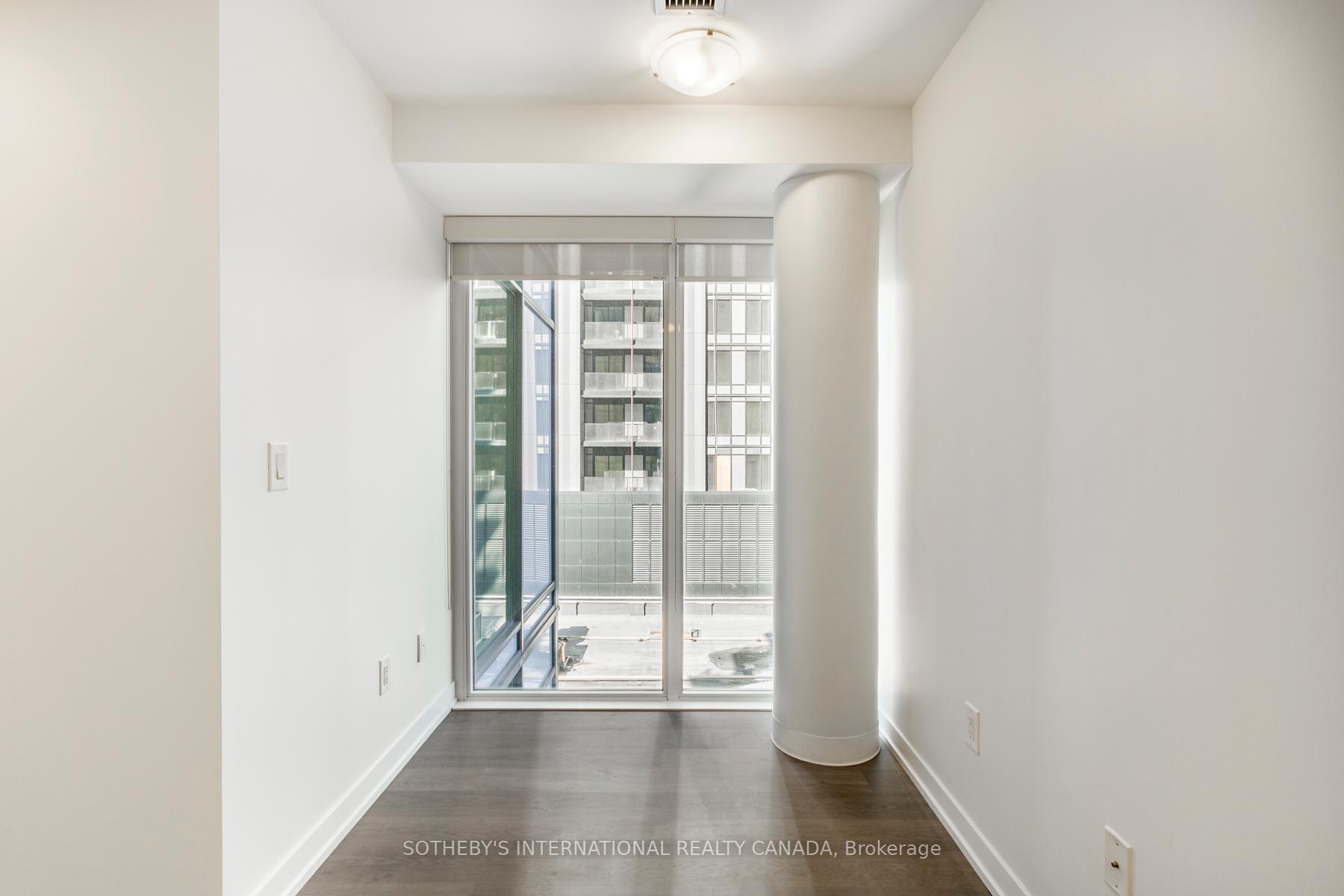 105 George Street 713, Toronto Unit: 713