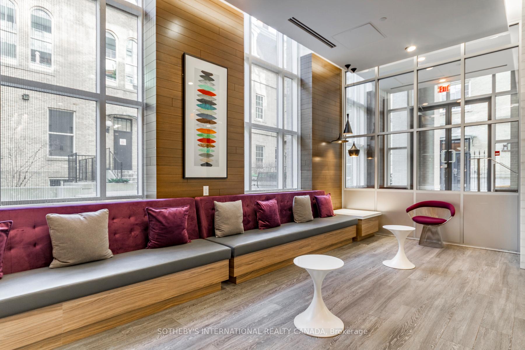 105 George Street 713, Toronto Unit: 713