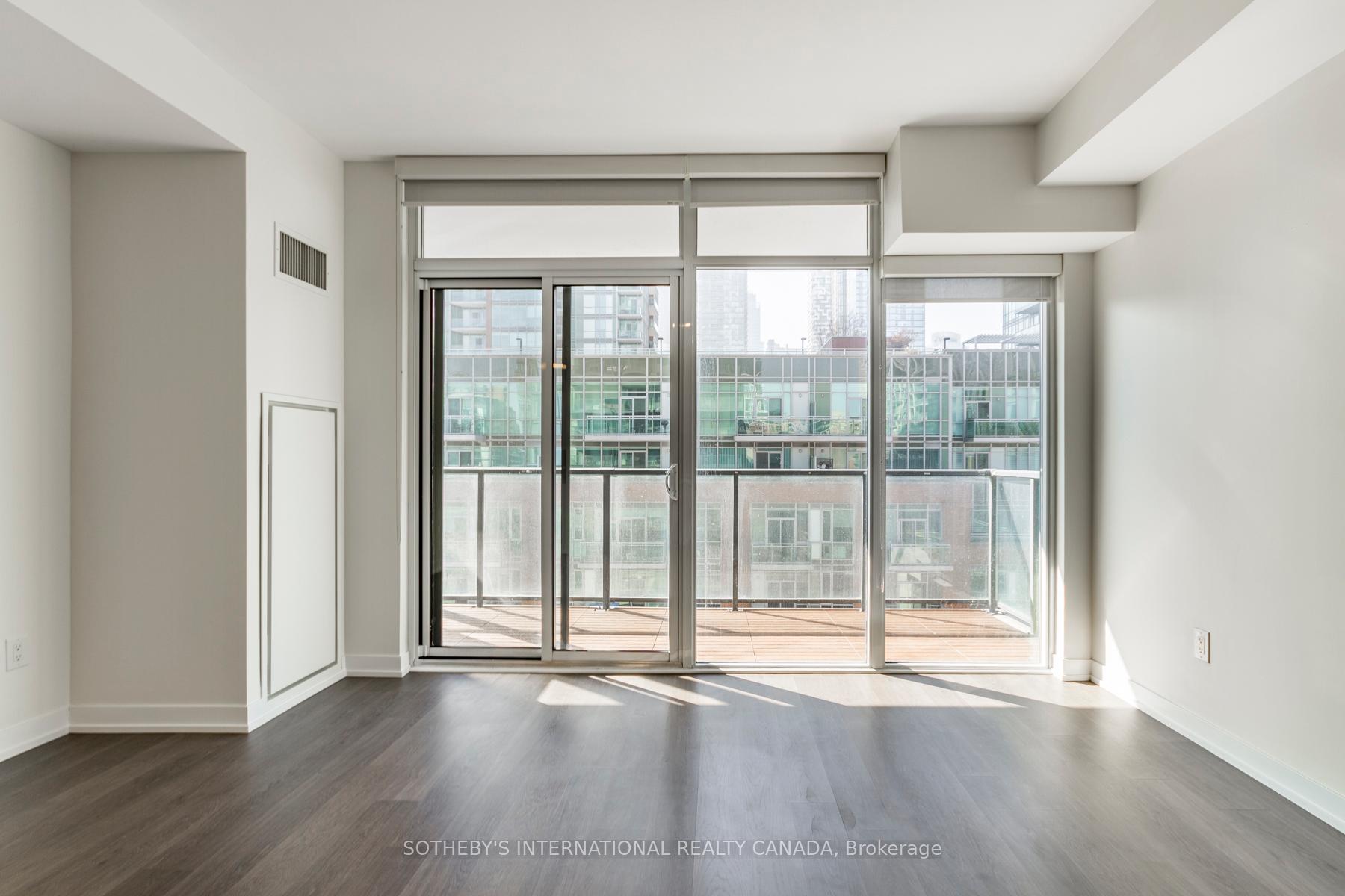 105 George Street 713, Toronto Unit: 713