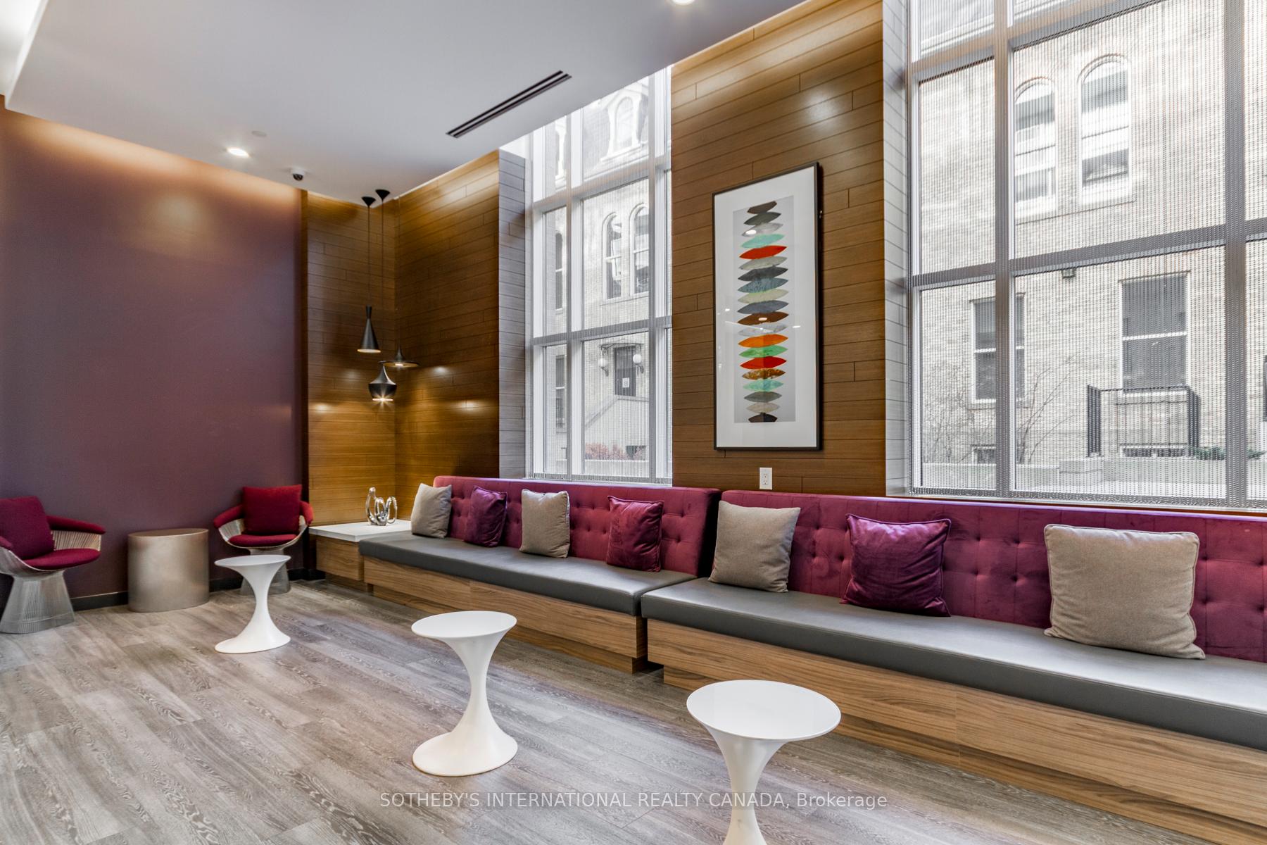 105 George Street 713, Toronto Unit: 713