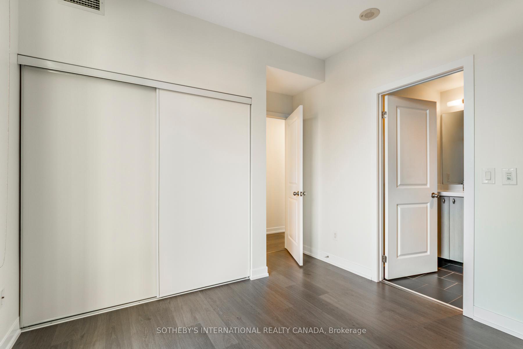 105 George Street 713, Toronto Unit: 713