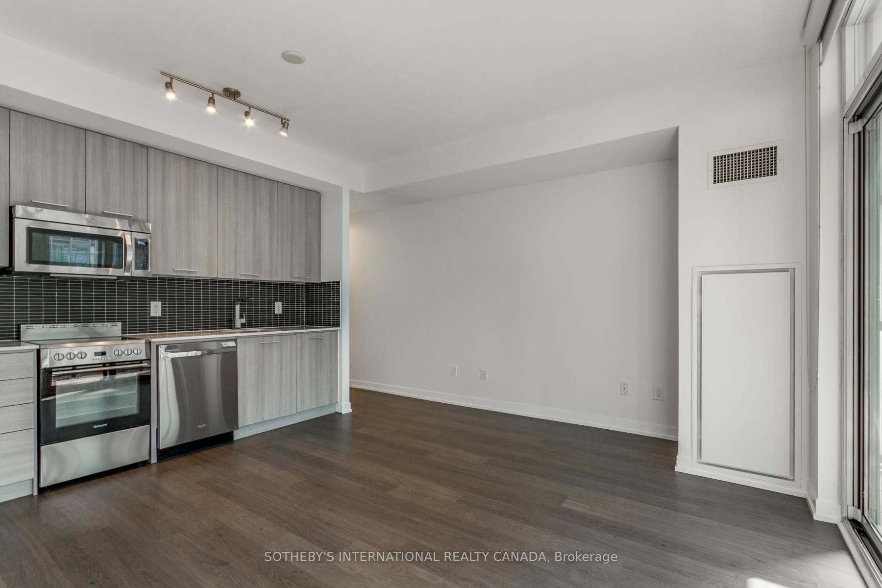 105 George Street 713, Toronto Unit: 713