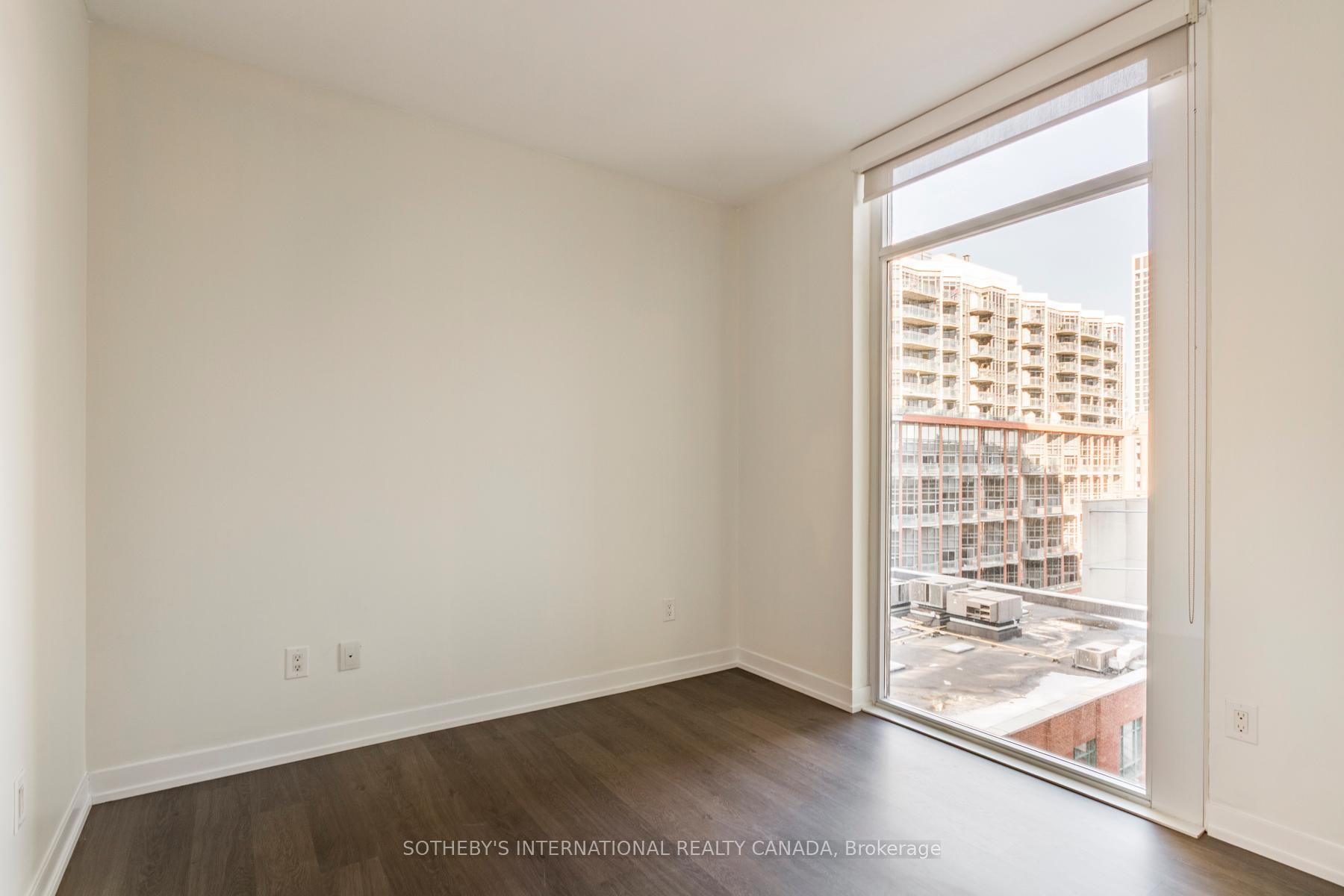 105 George Street 713, Toronto Unit: 713