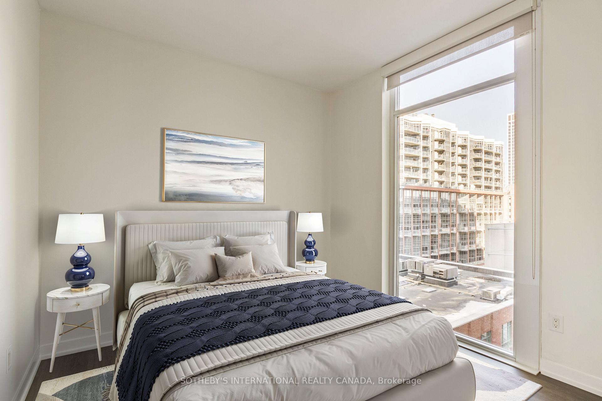105 George Street 713, Toronto Unit: 713