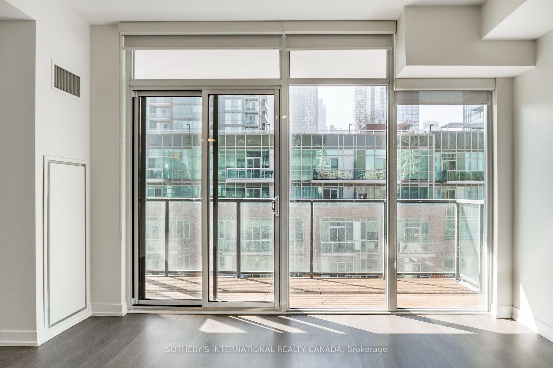 105 George Street 713, Toronto Unit: 713
