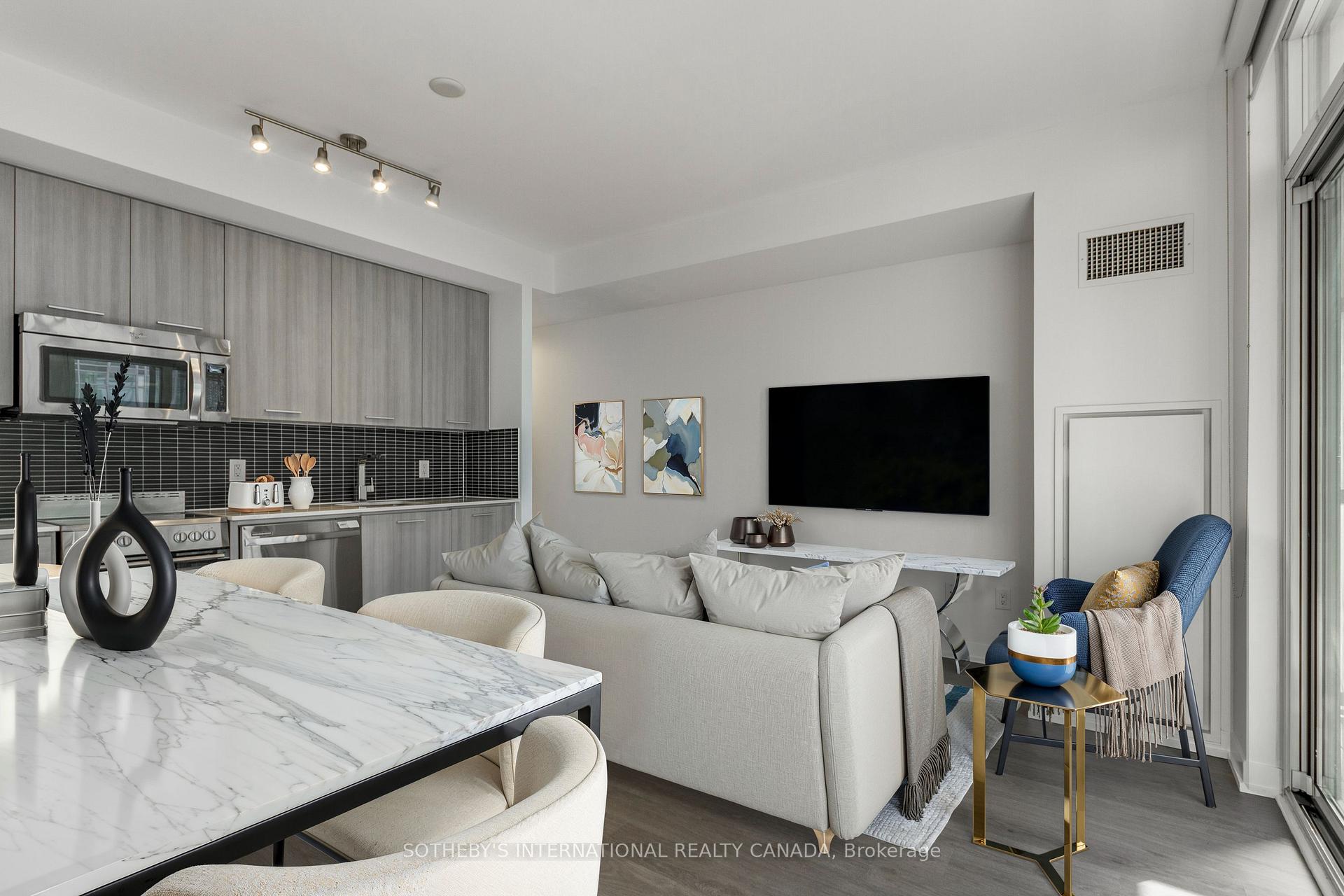 105 George Street 713, Toronto Unit: 713