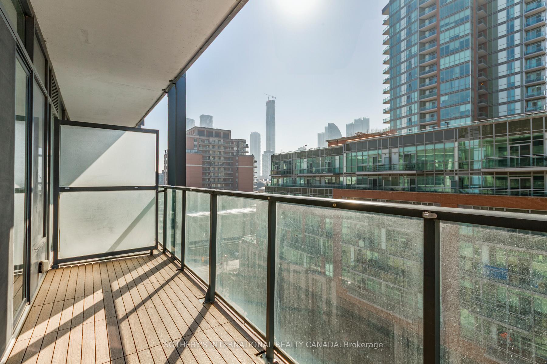 105 George Street 713, Toronto Unit: 713