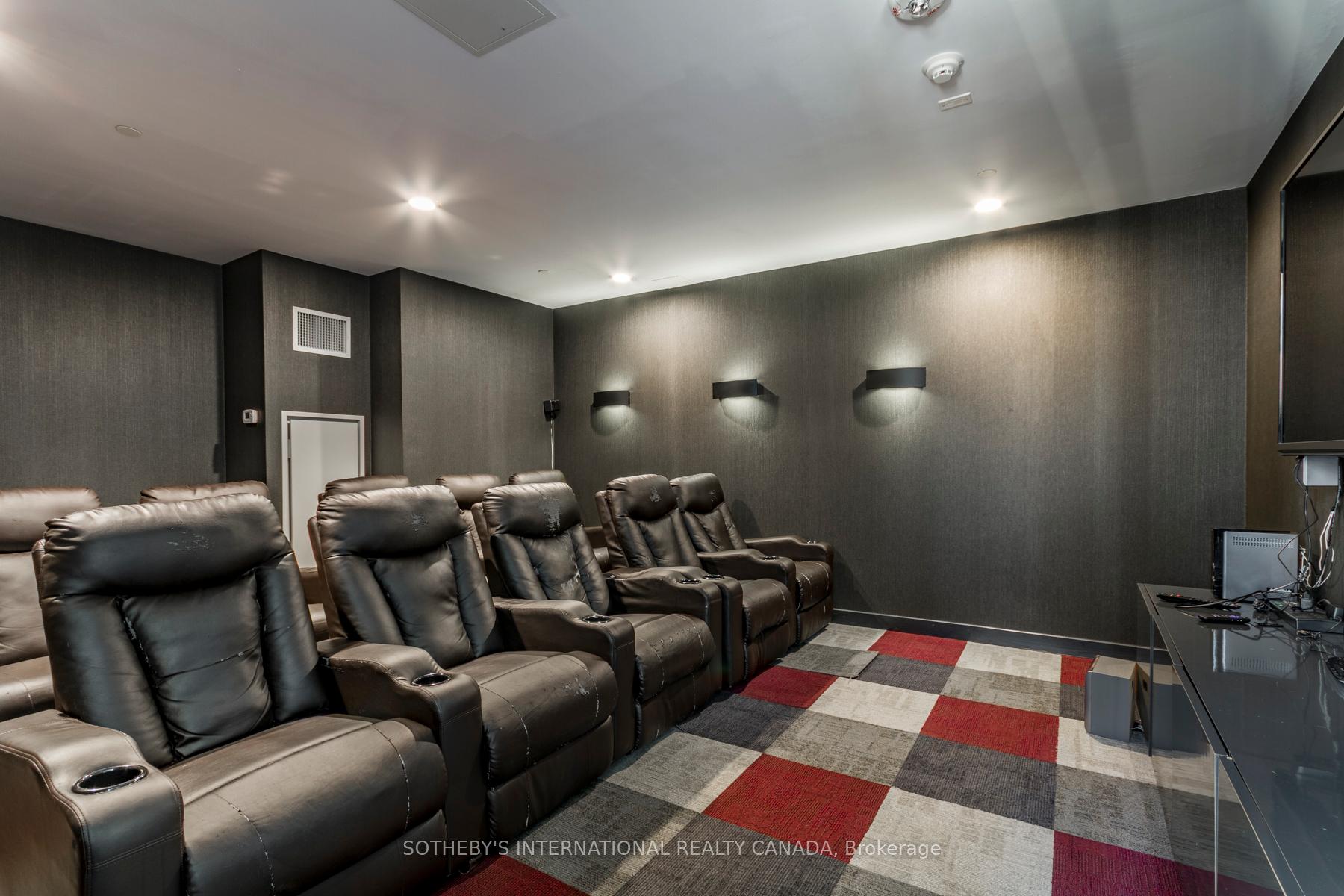 105 George Street 713, Toronto Unit: 713