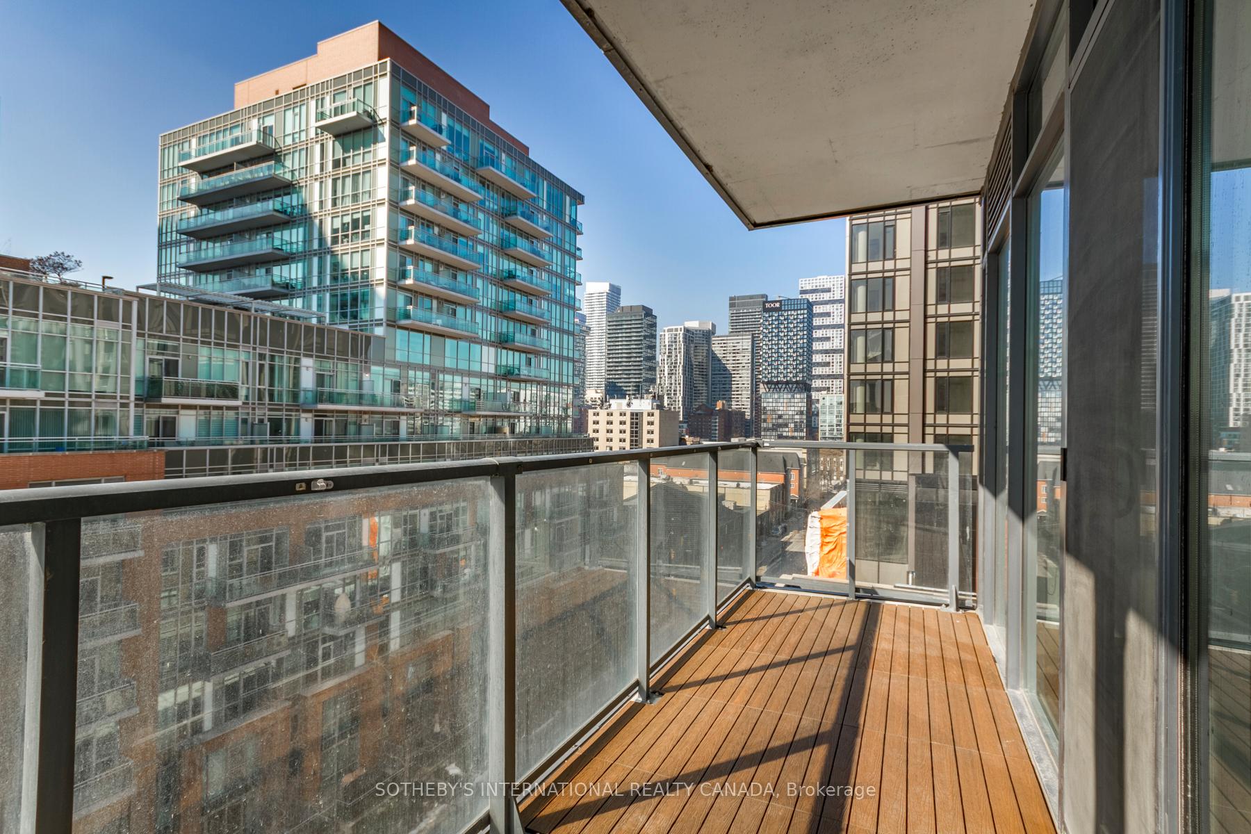 105 George Street 713, Toronto Unit: 713