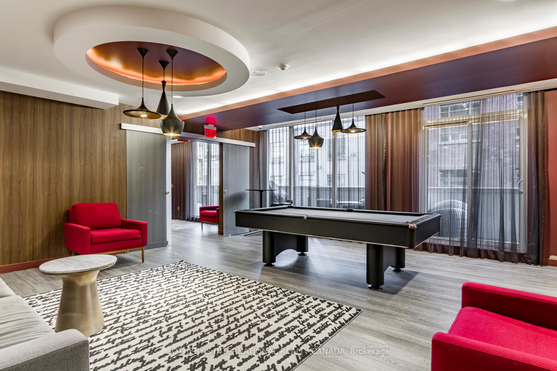 105 George Street 713, Toronto Unit: 713