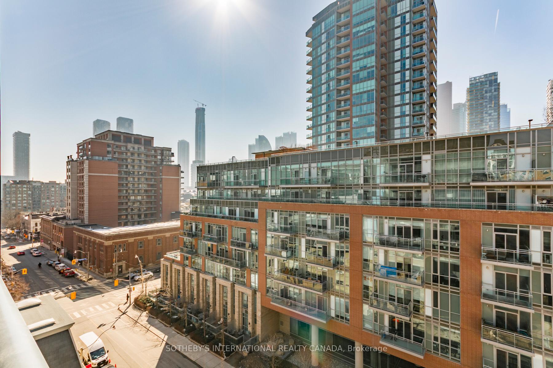 105 George Street 713, Toronto Unit: 713