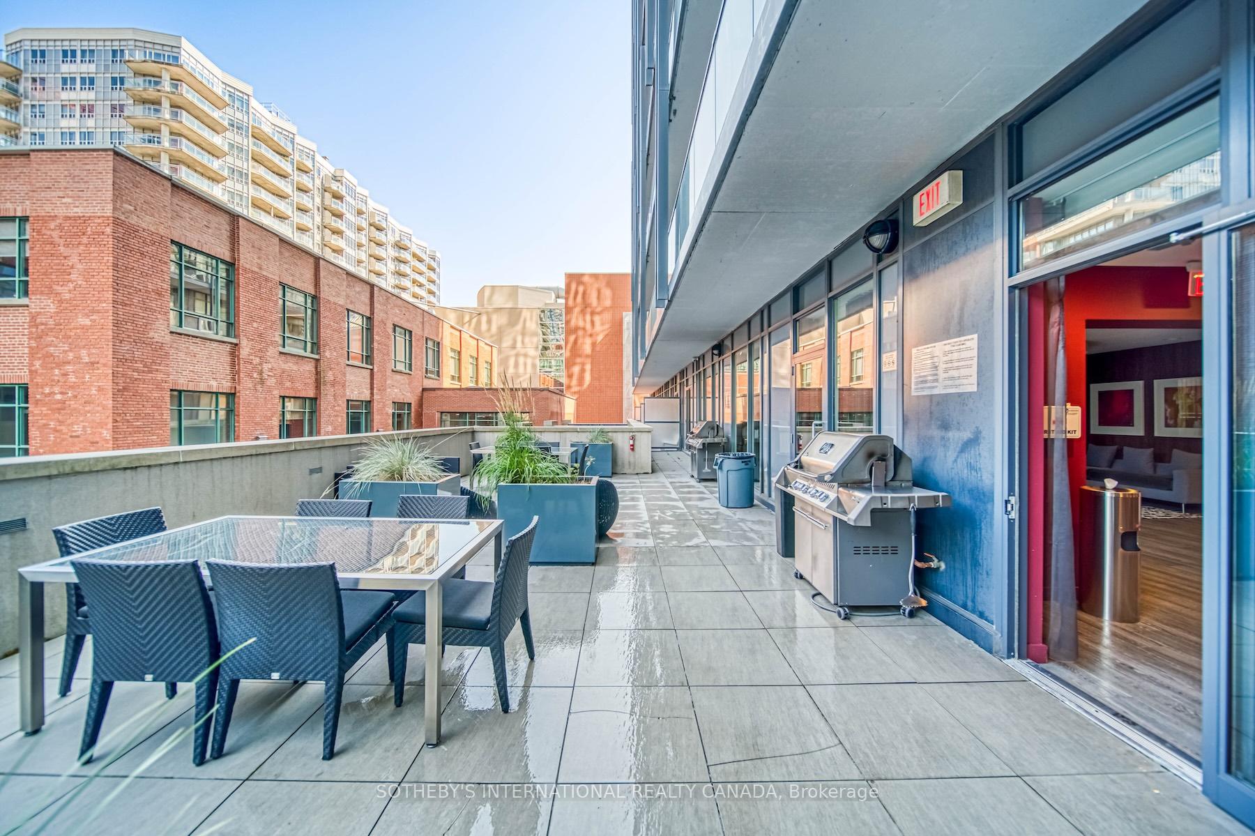 105 George Street 713, Toronto Unit: 713