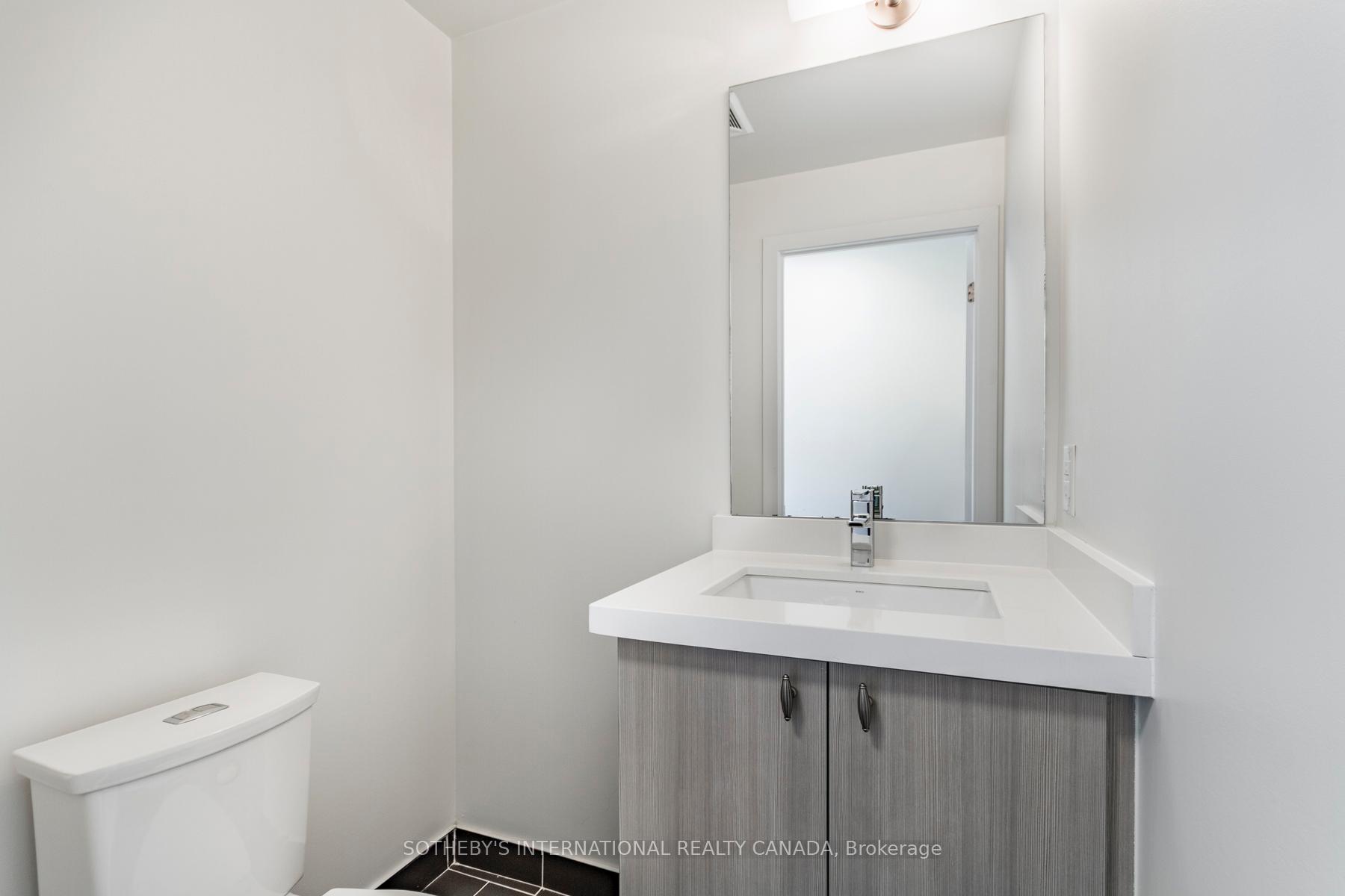 105 George Street 713, Toronto Unit: 713