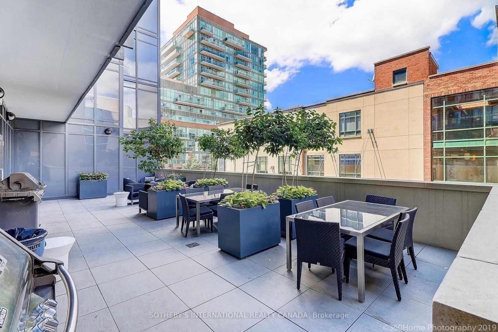 105 George Street 713, Toronto Unit: 713