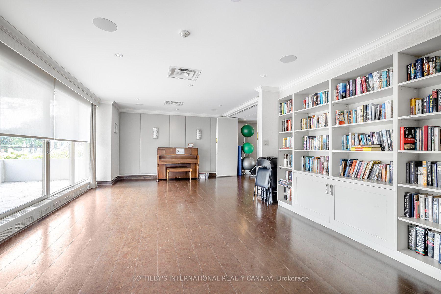 63 St Clair Avenue W 1801, Toronto Unit: 1801