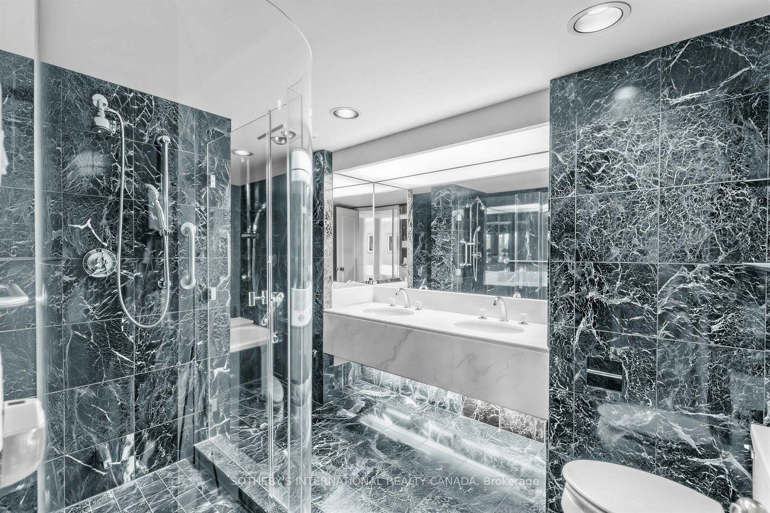 63 St Clair Avenue W 1801, Toronto Unit: 1801
