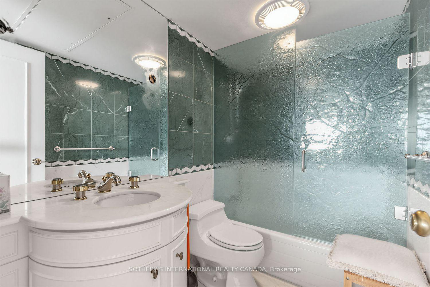 63 St Clair Avenue W 1801, Toronto Unit: 1801