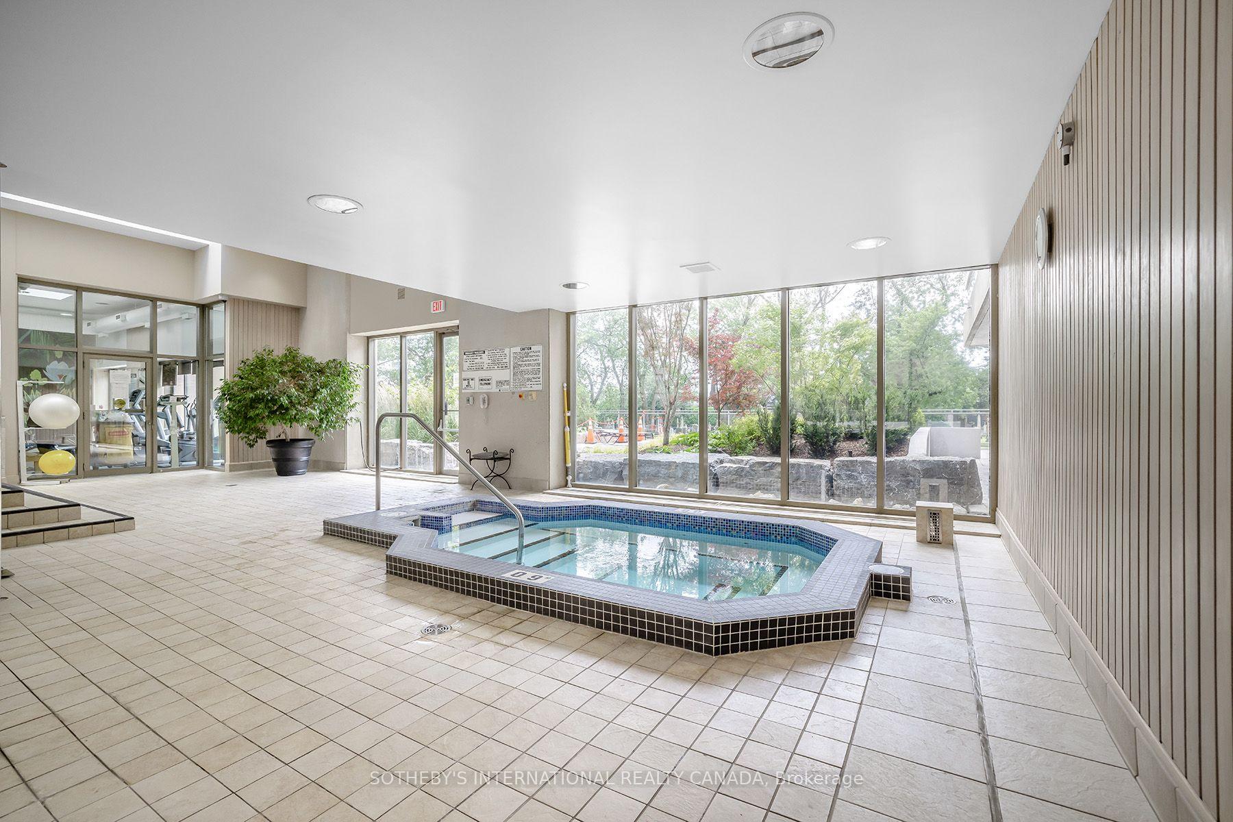 63 St Clair Avenue W 1801, Toronto Unit: 1801
