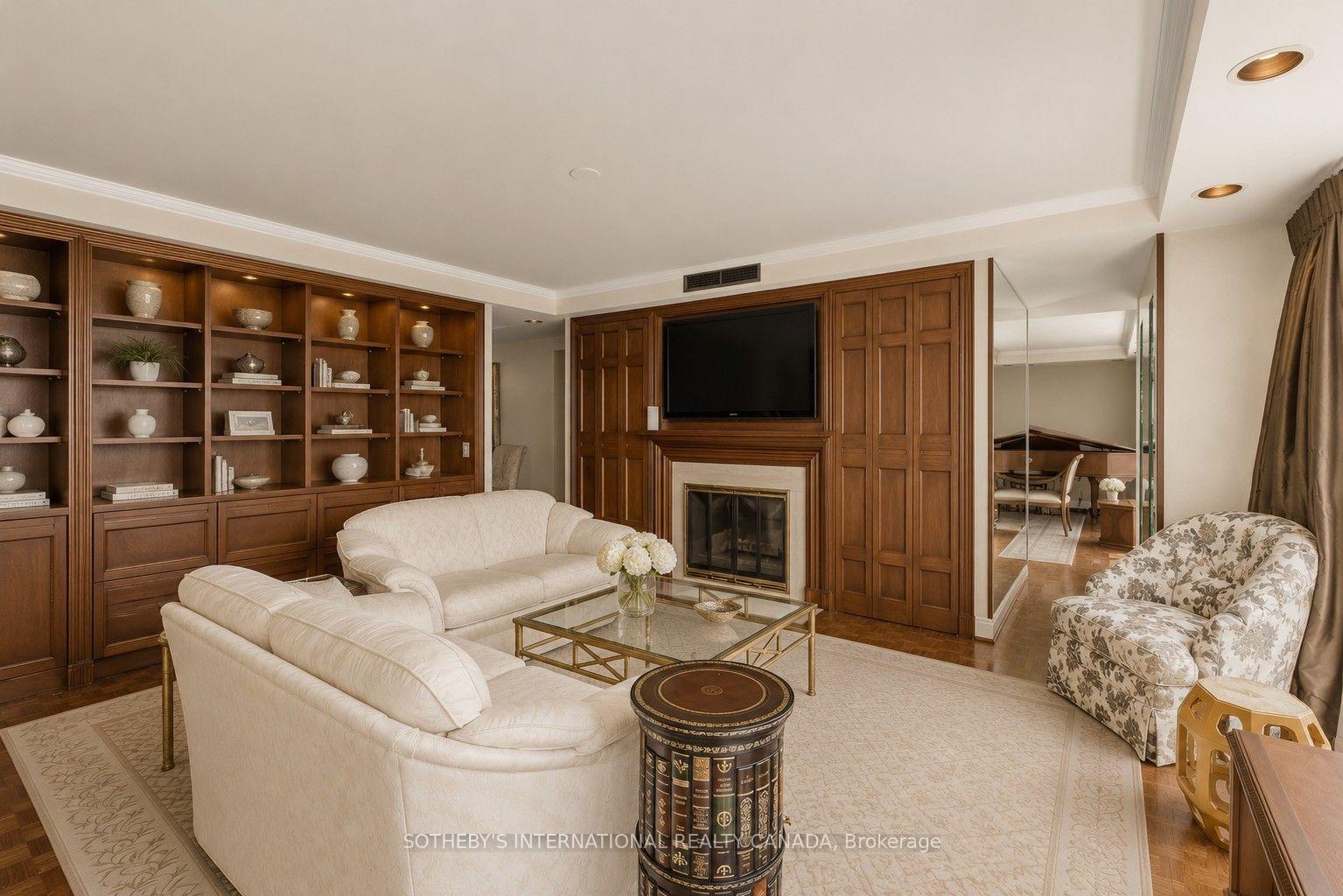 63 St Clair Avenue W 1801, Toronto Unit: 1801