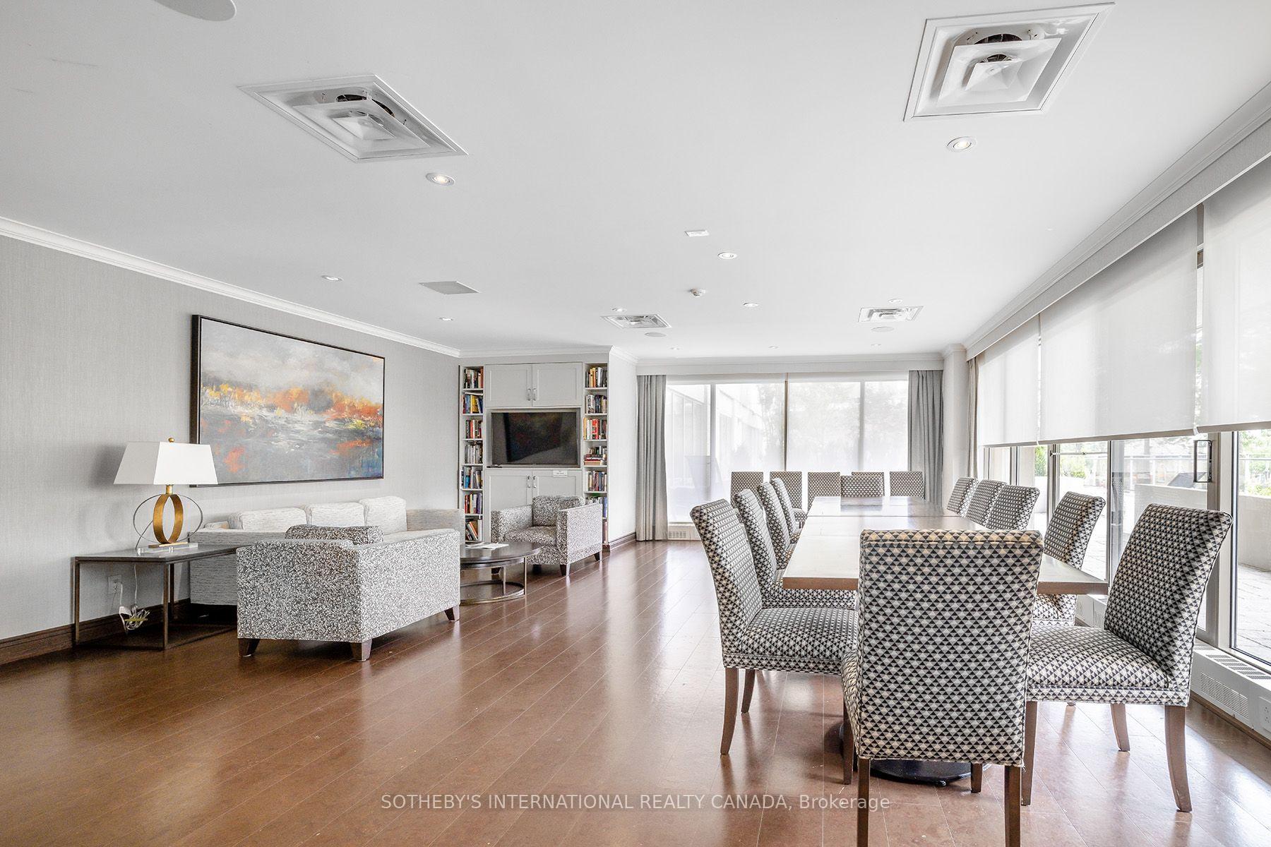 63 St Clair Avenue W 1801, Toronto Unit: 1801